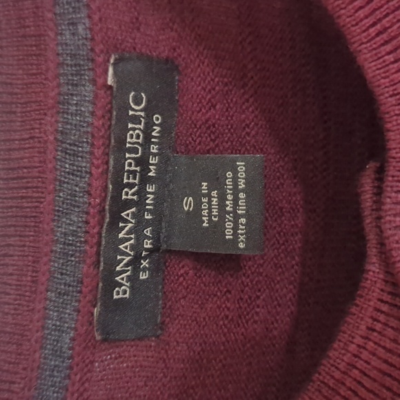 Banana Republic 100% Merino Wool Henley Sweater (Very Good Condition) - Picture 3 of 7